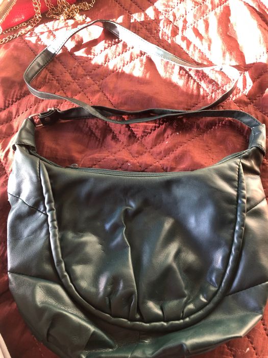 Зелена неголяма дамска чанта през рамо