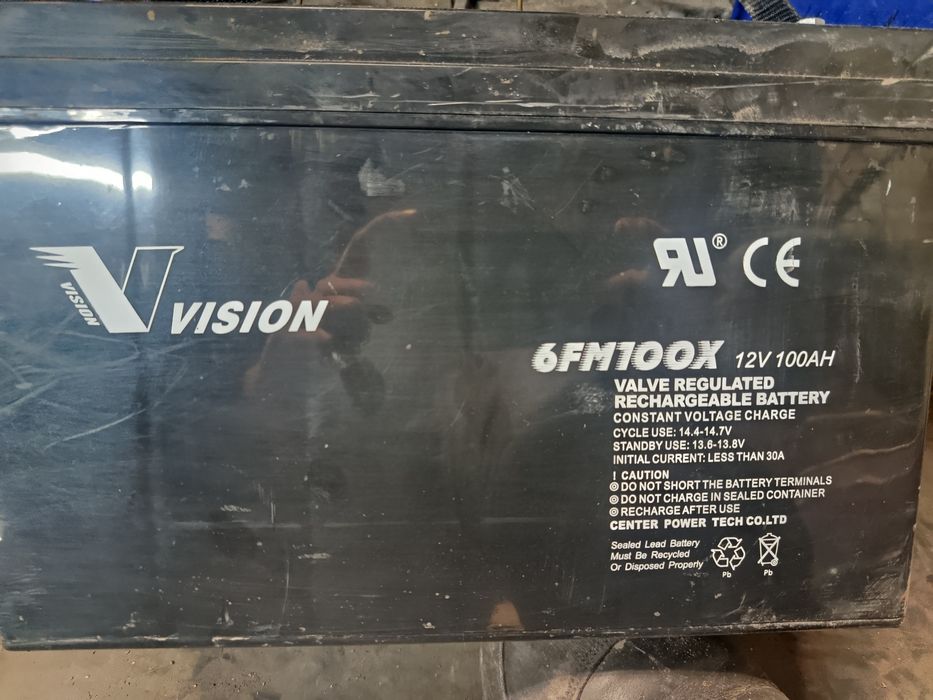 Продам гелиевый гелевый тяговый аккумулятор 100Ам