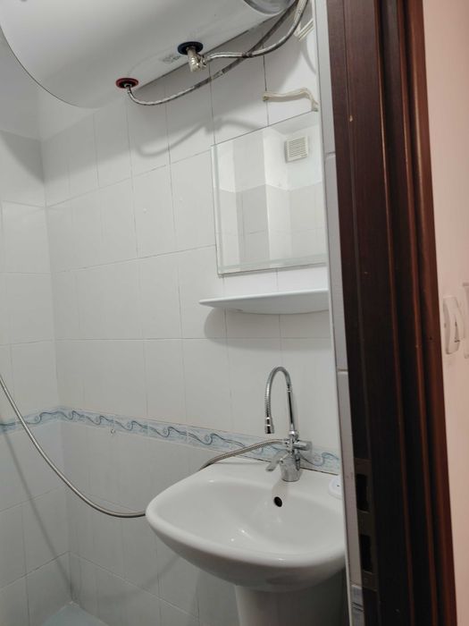 Дава се под наем Тристаен апартамент в Пловдив, Кършияка - 25 кв.м за 200 € - Снимка #4