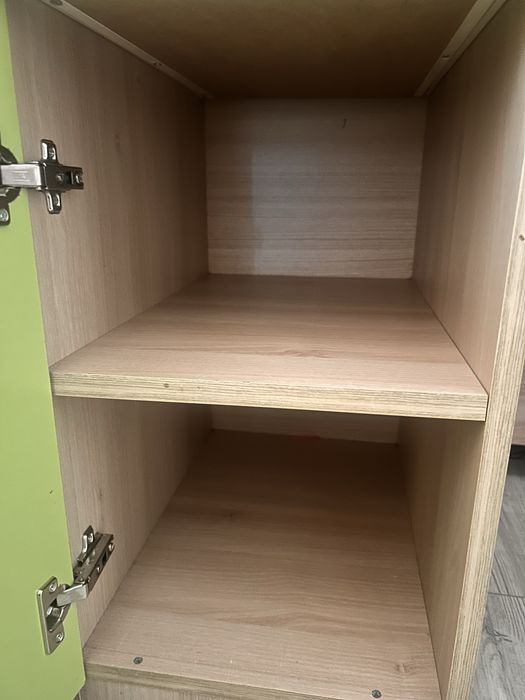 ученическо бюро с два шкафа