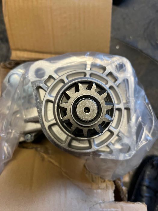 Продам стартер на Howo.