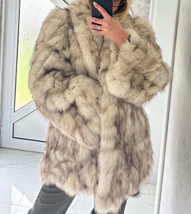 Дълго палто от сребърна лисица