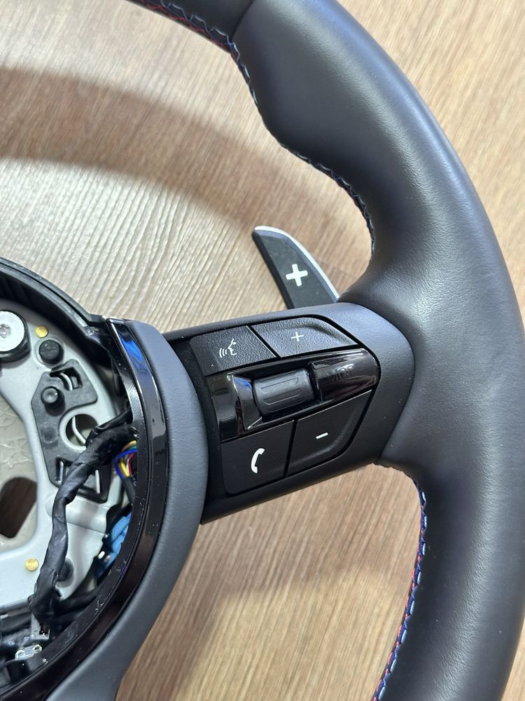 Volan BMW cu Display LED Seria F 1,2,3,4 model M
