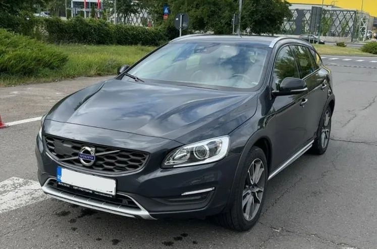 Volvo V60 Cross Country  D4, AWD, Geartonic, Summum, revizii la Volvo Cars