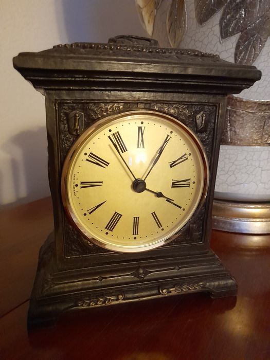 Ceas de birou sau masa cu tematica golf