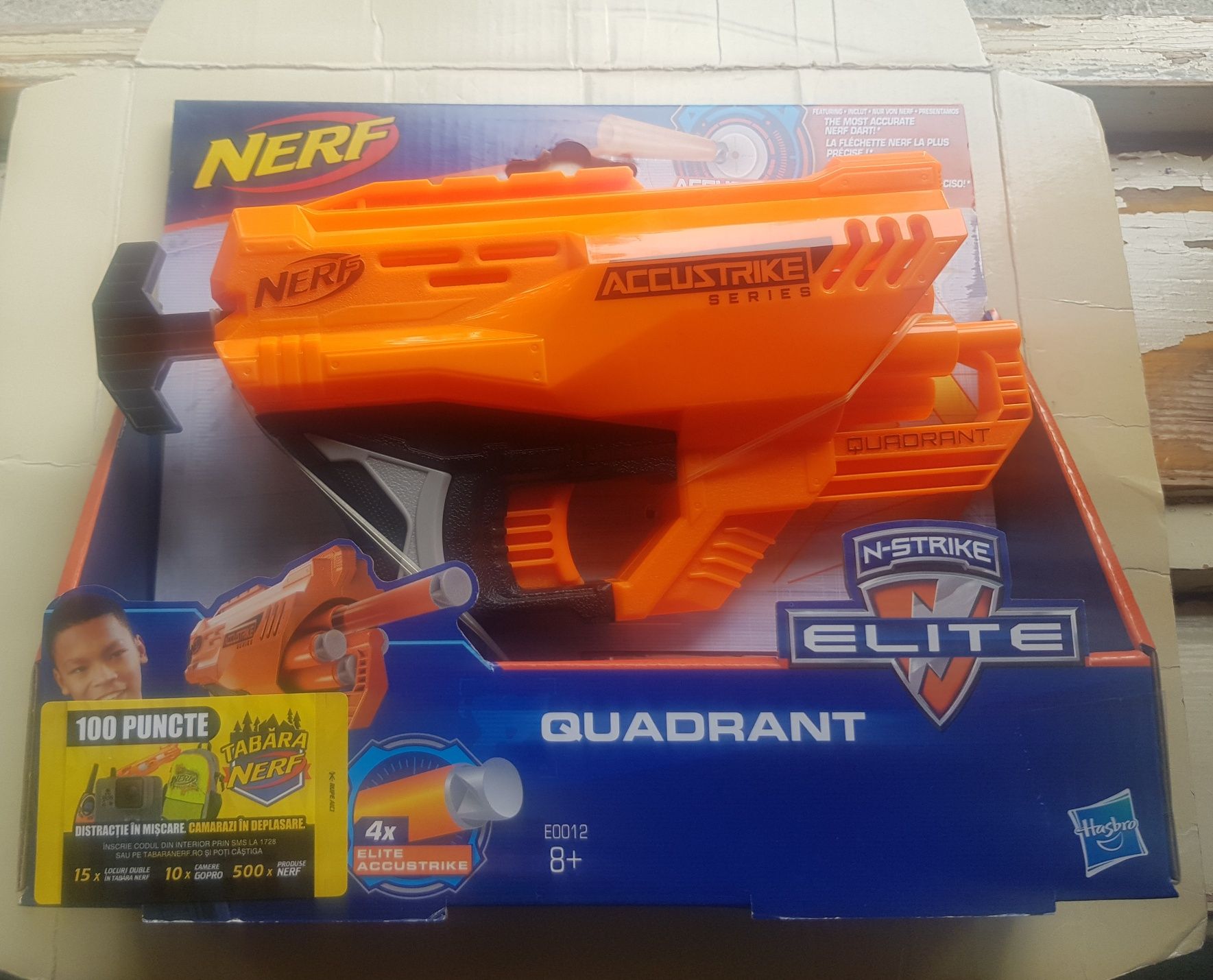 Pistol Nerf Accustrike Quadrant cu 4 proiectile. Produs nou