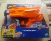 Pistol Nerf Accustrike Quadrant cu 4 proiectile. Produs nou