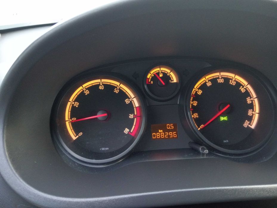 Vand  Opel Corsa D   CASH sau RATE
