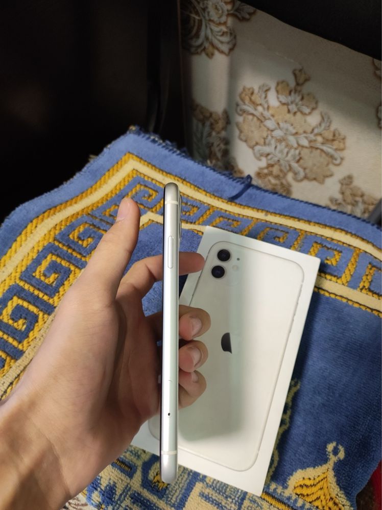 iPhone 11 64GB LL/A Region – White