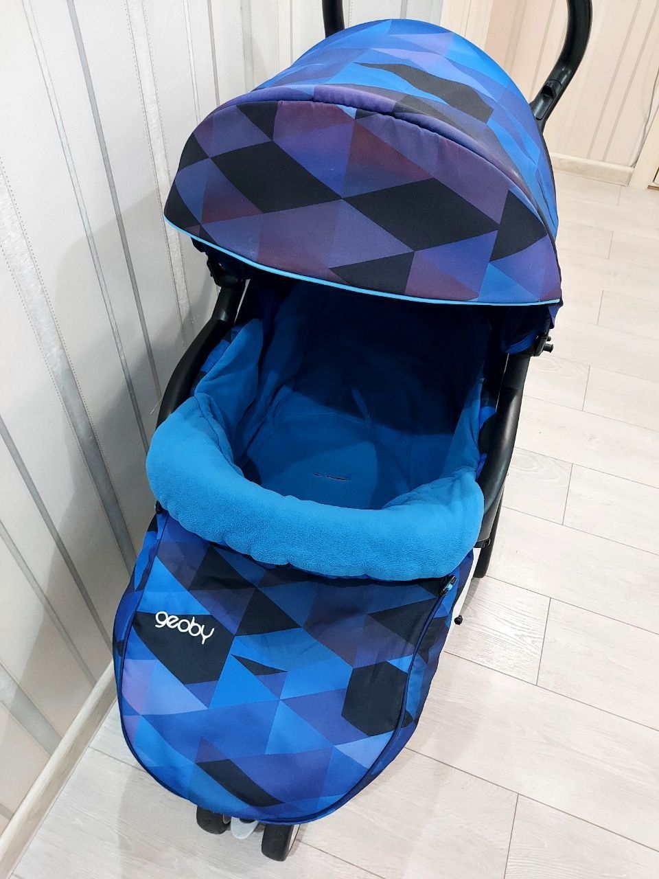 Geoby C409 детская коляска прогулочная
