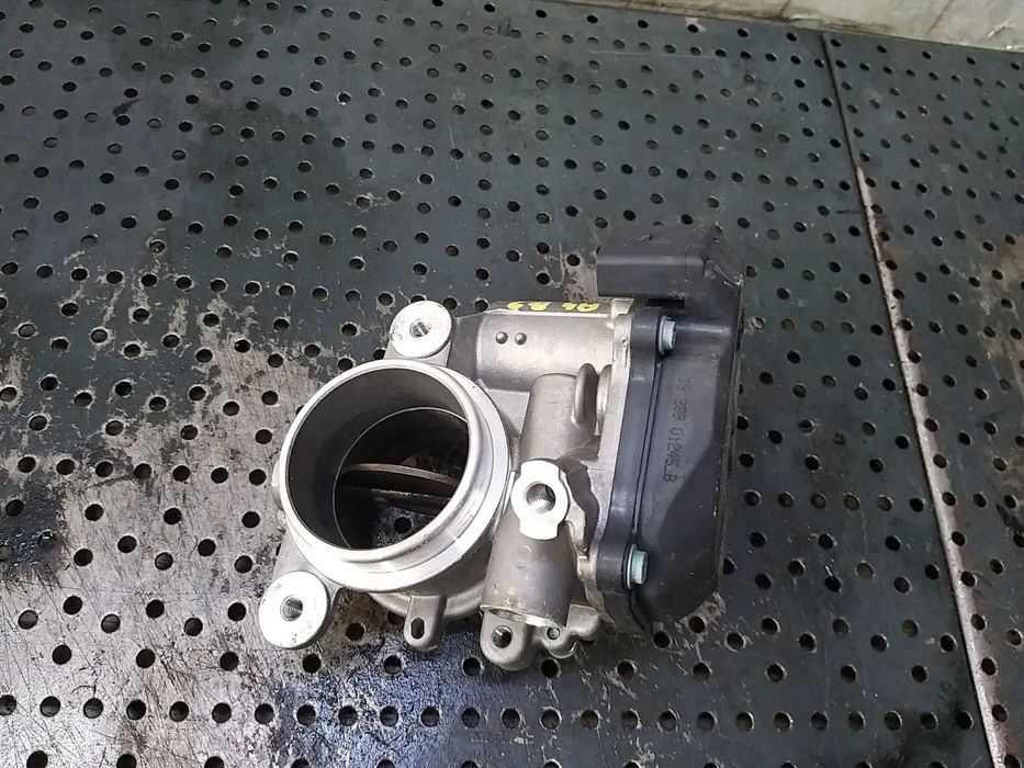 Clapeta acceleratie 2.0 tdi audi a4 b9 8w 04l128063t a2c94859900