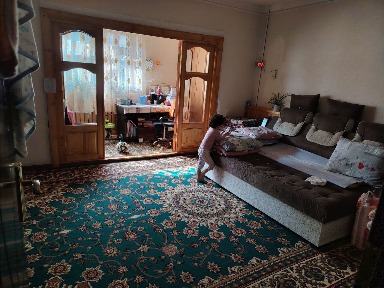 Продаётся 2х комнатная 64кв.м Аэропорт, ул. Бабура