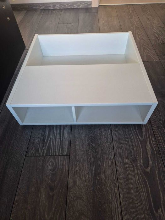 IKEA нощно шкафче FREDVANG с колелца