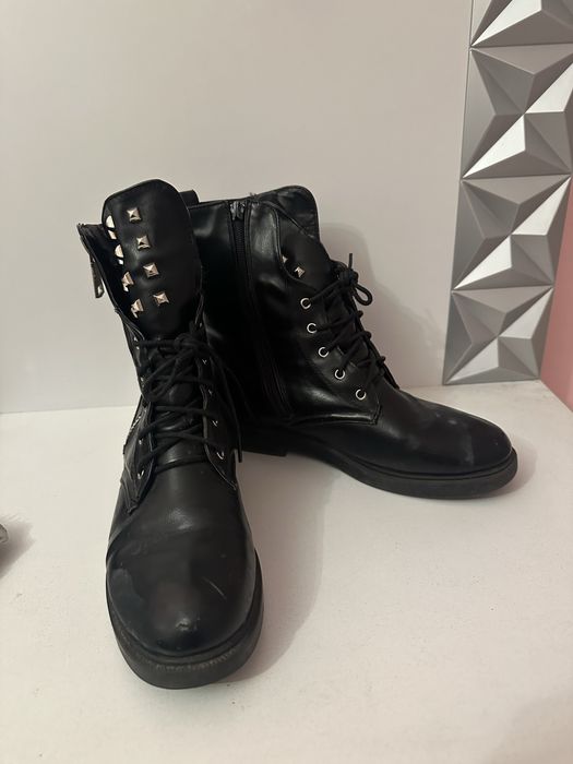 Кожени черни боти