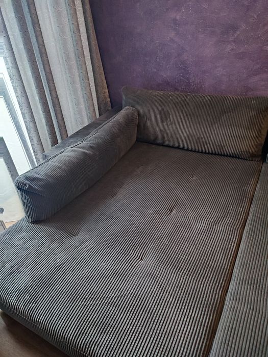 Vand canapea living in stare perfecta .