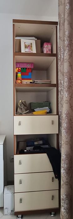 Уголок, добротный в хорошем состоянии
