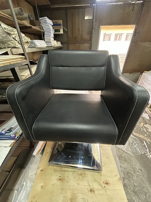 Фризьорски стол БЕЗ ЗАБЕЛЕЖКИ