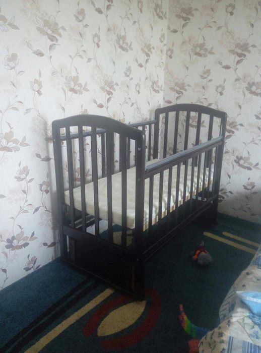 Кроватка маятник.