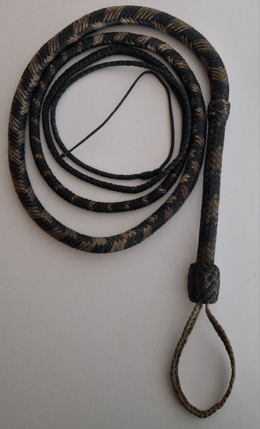 Bici din paracord, harapnic
