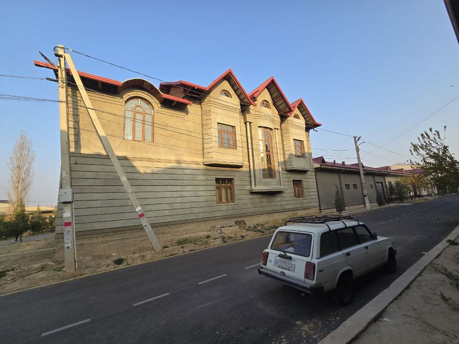 Уй 318м.кв Хасанбой Зенит