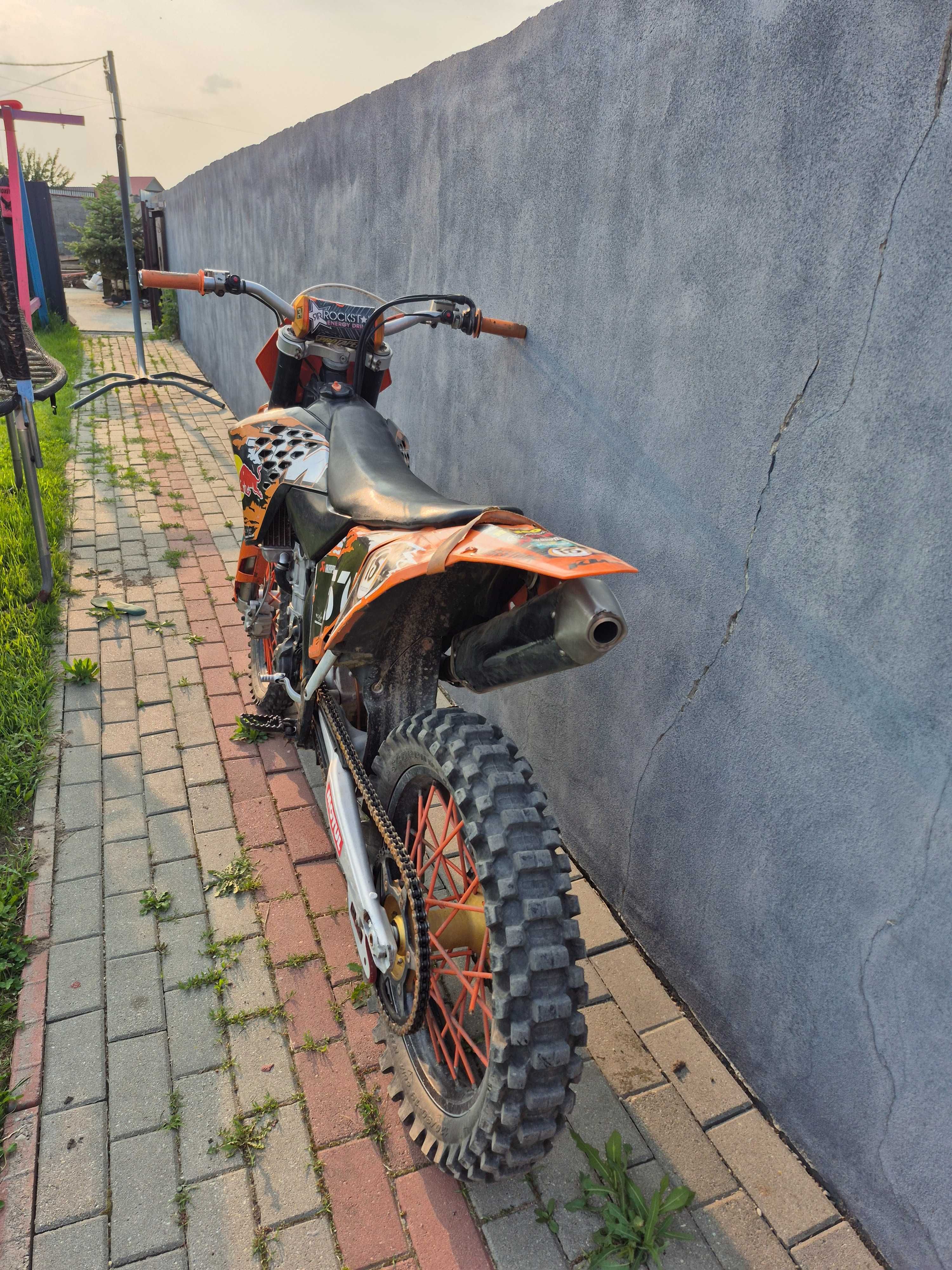 De vînzare ktm 450   merge inpecabil, proba si verificarea spune tot..