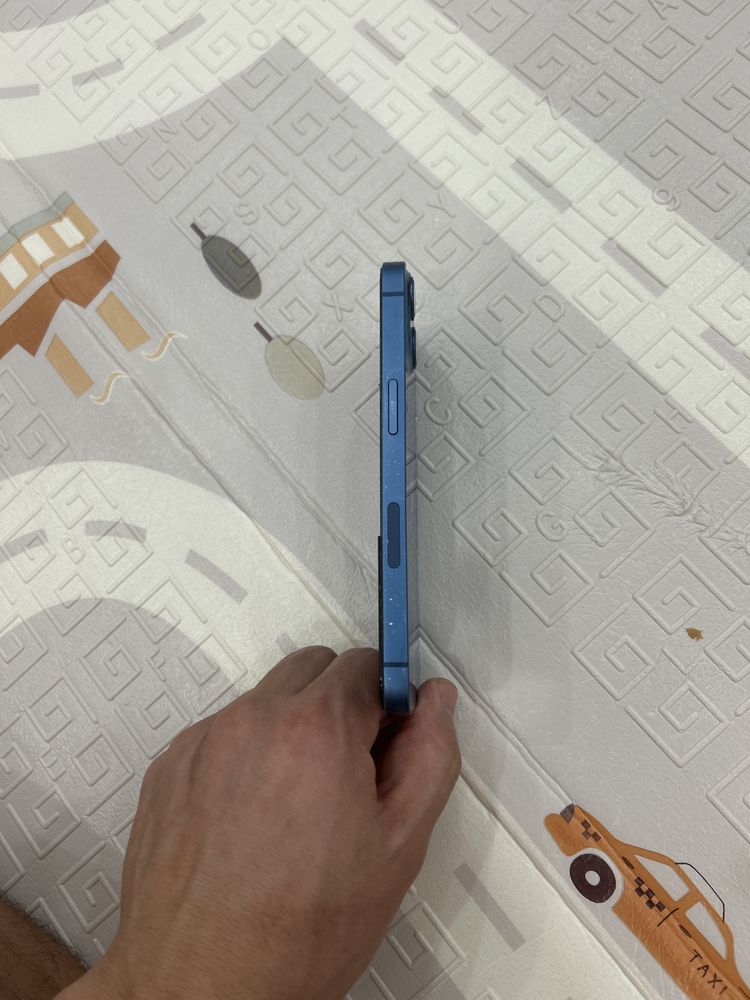 Iphone 13 цвет голубой