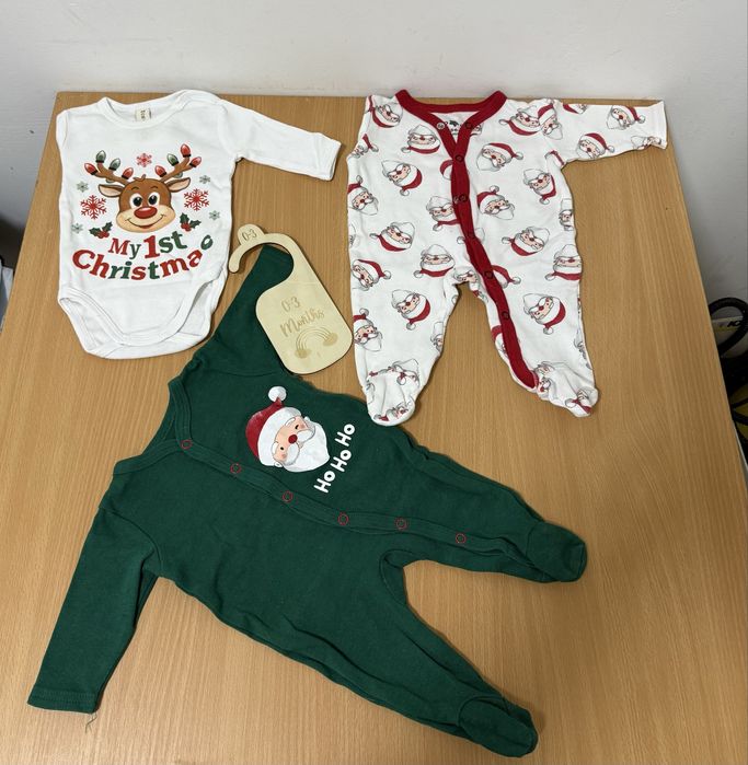 Голям лот коледни дрешки за бебе