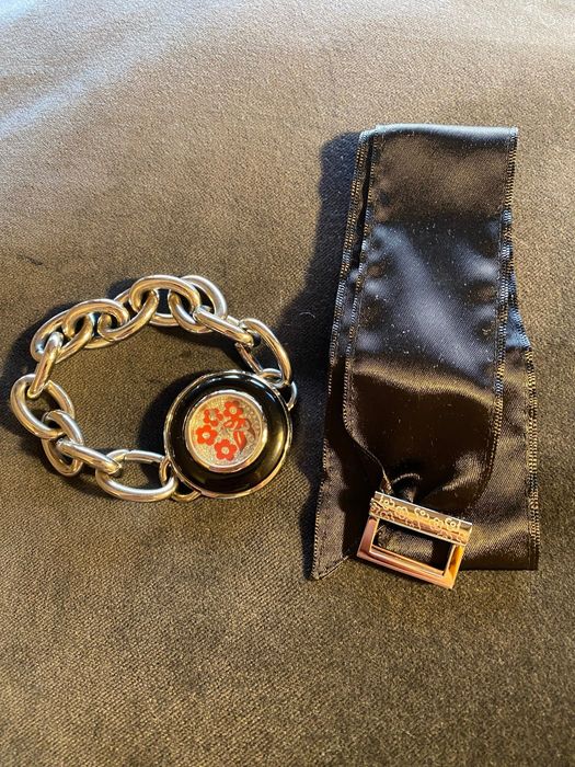 Ceas Kenzo cu brățara de schimb din satin