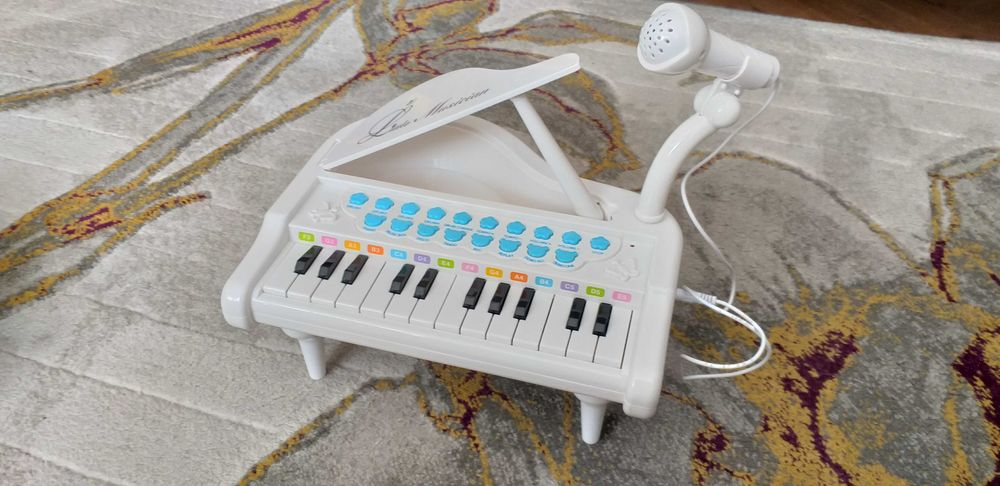 Baoli детски мини роял MELODY, 24 клавиша и микрофон.