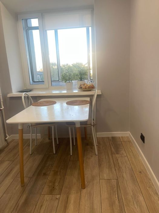 Продам стол кухонный