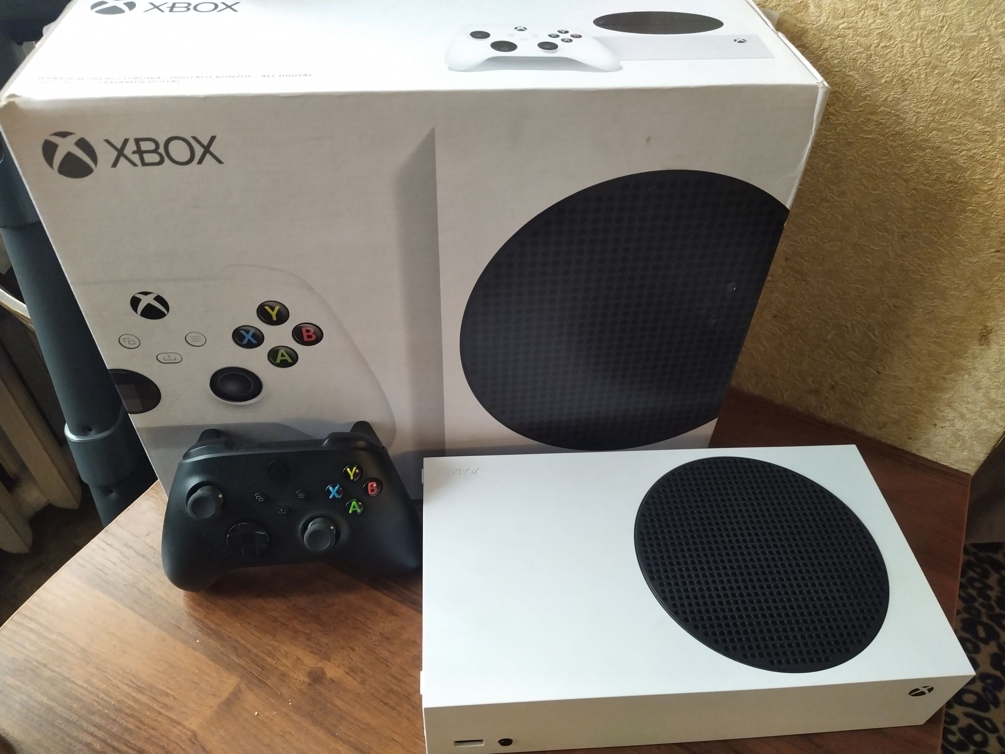 Xbox series s в отличном состоянии