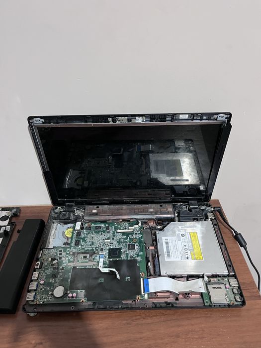 продам Lenovo IdeaPad Z580 Model 20135 на запчасти