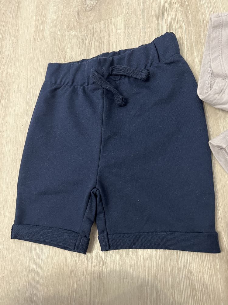 Lot pantaloni scurti 86