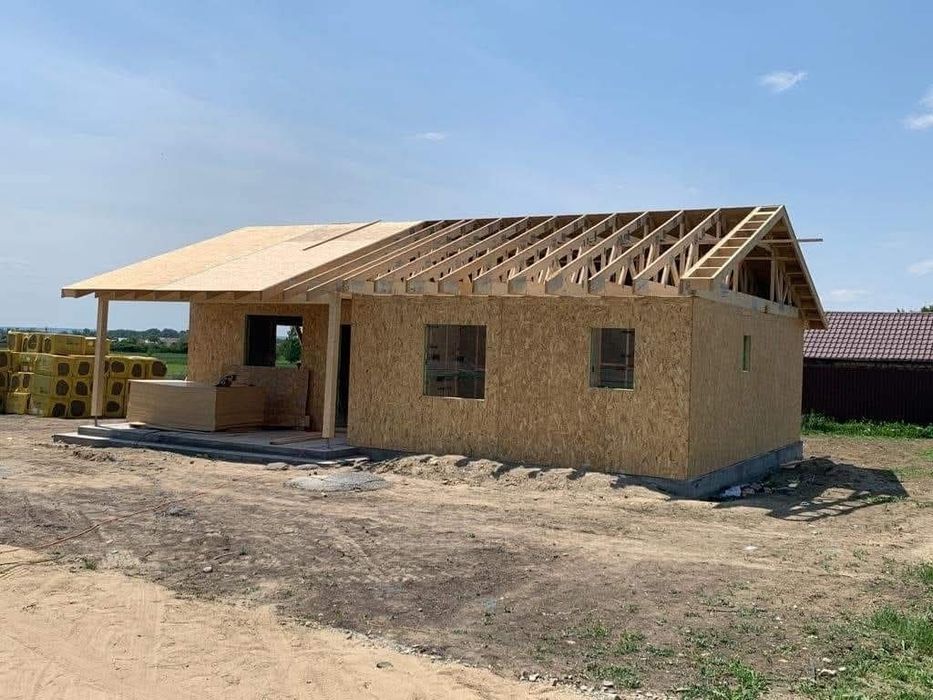 Reparați Acoperișuri Noi şi Vechi  construcții az