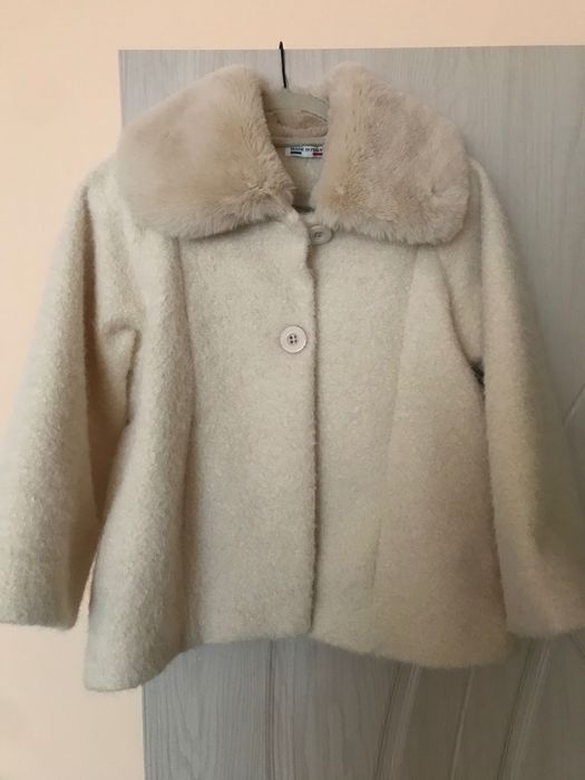 Бежаво ново палто