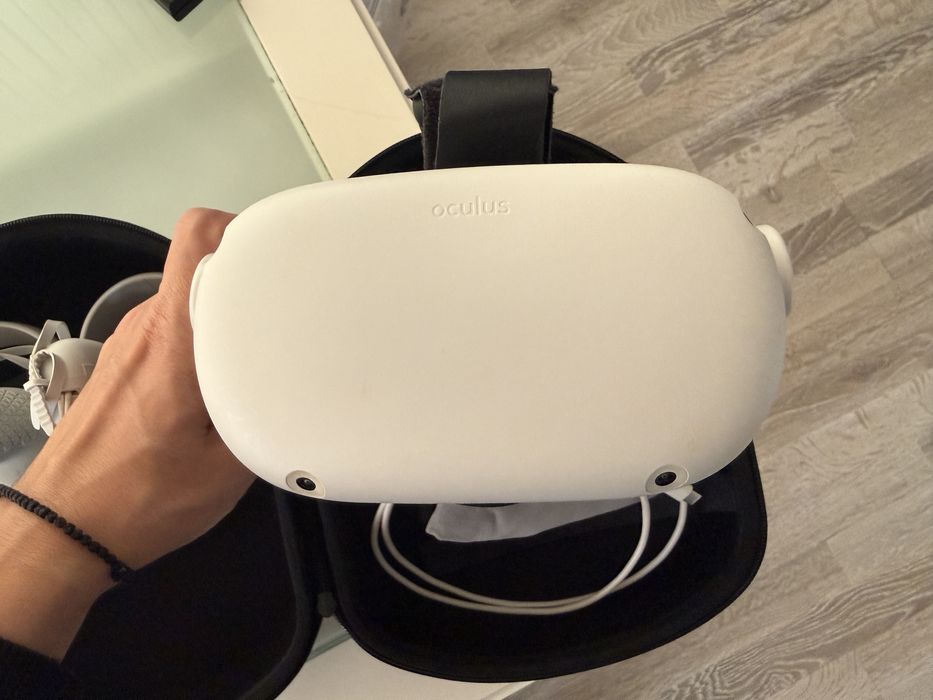Oculus Quest 2 128 GB + аксесоари