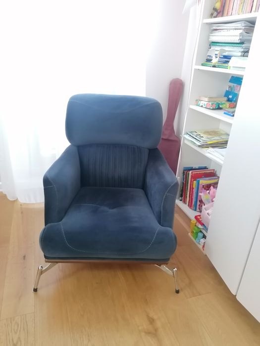 De vânzare 2 canapele și un fotoliu foarte puțin folosite. Sibiu.