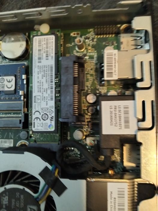 Lenovo Think Centre M715q