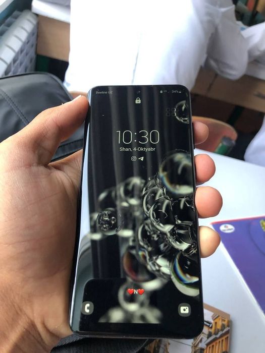 Samsung S20 5G
Xolati yaxshi
Xotirasi 128/12
Rangi rasimda 
Karobka da