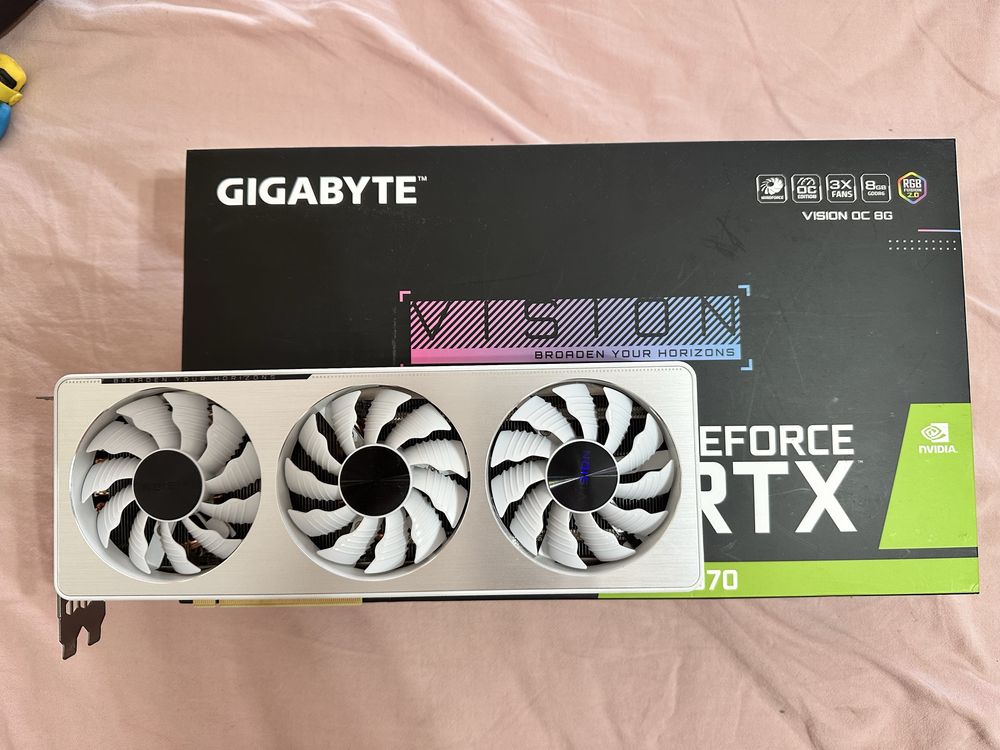 GIGABYTE RTX 3070 VISION видео карта