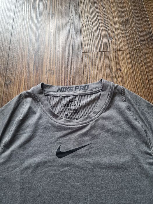 Страхотна мъжка спортна термо блуза NIKE размер  S