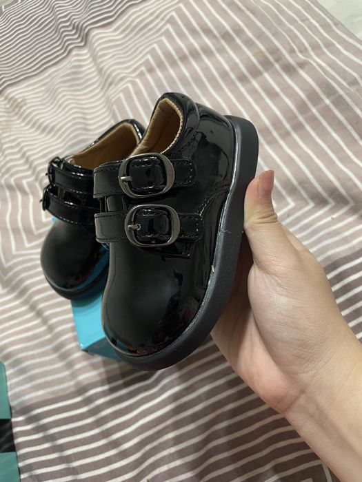 Лакировонный туфли десткий! Новый