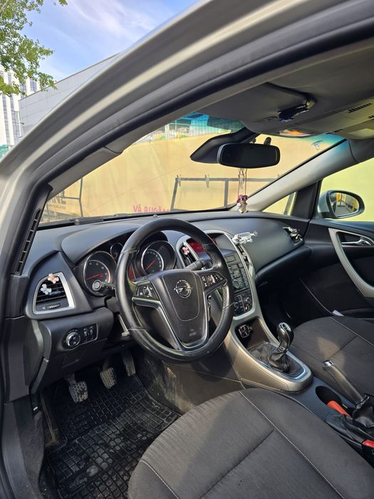 Opel Astra j 2010