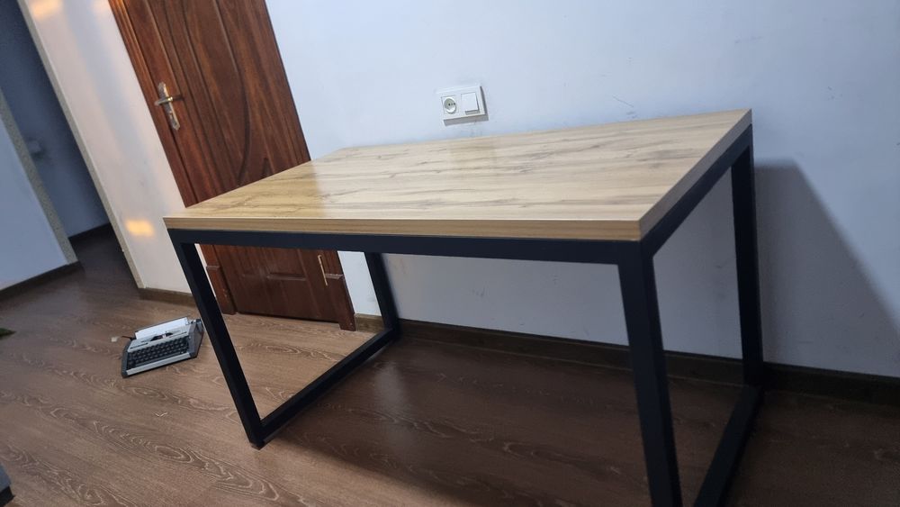 Журналний столь ЛОФТ мебел  Офисные столь 
Офис учун олинганди озгина