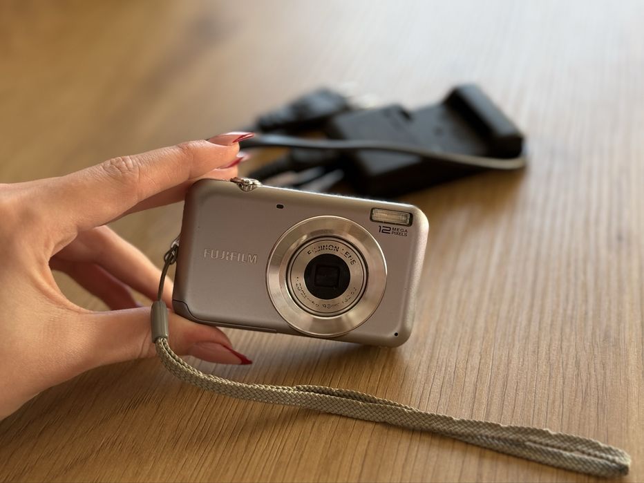 Фотоапарат Fujifilm FinePix JV100