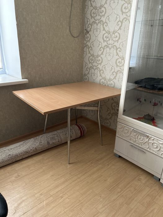Продам кухонный стол 80 *120