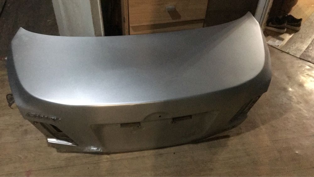 Крышкк багажника camry 40