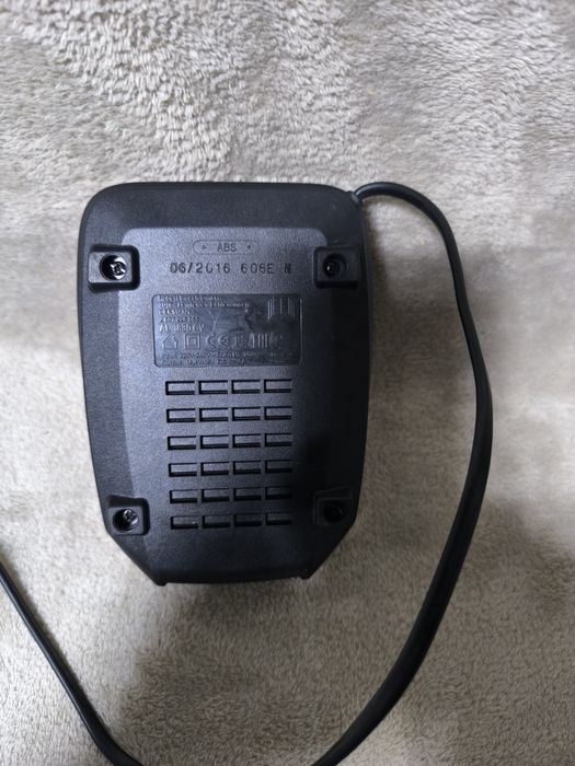 Încărcător Bosch AL1830CV