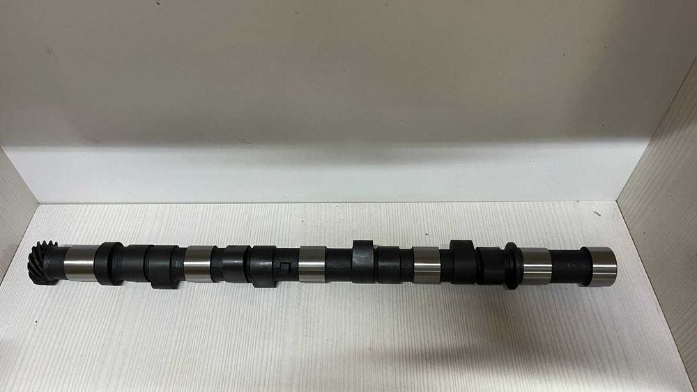 Распредвал НОВЫЙ на Мазда 626 2,0л