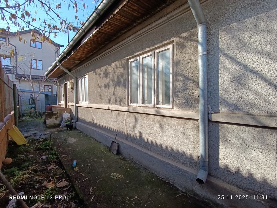 Teren/casa zona Apărătorii Patriei